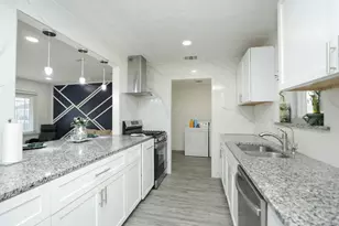 5739 Waterford Dr, Houston, TX 77033 - Photo 14