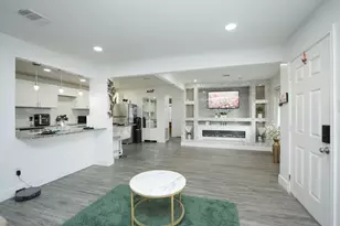 5739 Waterford Dr, Houston, TX 77033 - Photo 6