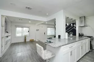 5739 Waterford Dr, Houston, TX 77033 - Photo 18