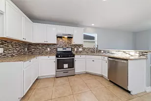12418 Magnolia Canyon, Houston, TX 77099 - Photo 10