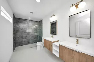 300 Narcissus Rd, Kemah, TX 77565 - Photo 2