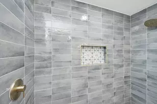 300 Narcissus Rd, Kemah, TX 77565 - Photo 30