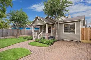 215 E 26th St, Houston, TX 77008 - Photo 1