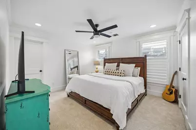 215 E 26th Street, Houston, TX 77008 - Photo 22