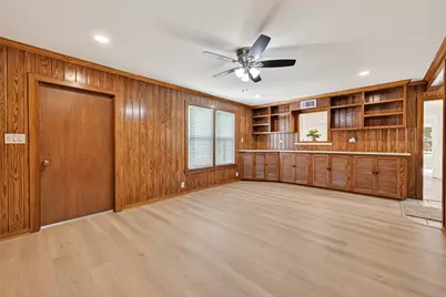 729 Loggins Drive, West Columbia, TX 77486 - Photo 16