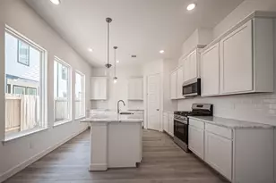 8919 Grovner Pl, Houston, TX 77055 - Photo 6