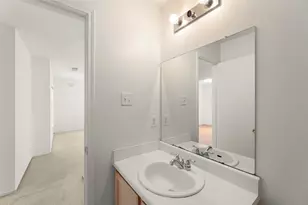 8226 Gold Tee Dr, Houston, TX 77036 - Photo 20