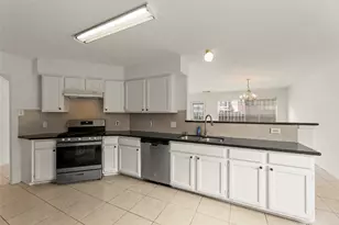 8226 Gold Tee Dr, Houston, TX 77036 - Photo 10