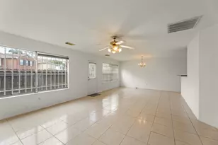 8226 Gold Tee Dr, Houston, TX 77036 - Photo 4