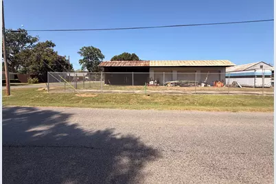 900 Spring Street, Columbus, TX 78934 - Photo 2