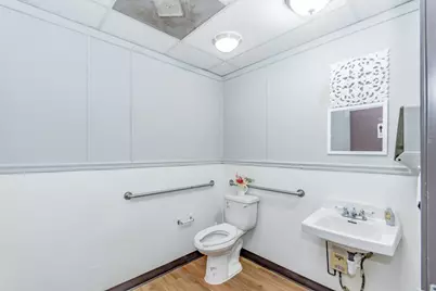 3373 E Highway 6, Alvin, TX 77511 - Photo 10