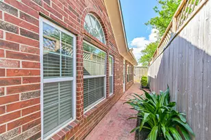 314 Parkwood Village Dr, Friendswood, TX 77546 - Photo 28