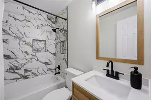8411 Botany Ln, Houston, TX 77075 - Photo 12