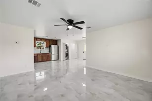 8411 Botany Ln, Houston, TX 77075 - Photo 6