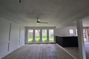 10139 Sagemill Dr, Houston, TX 77089 - Photo 2