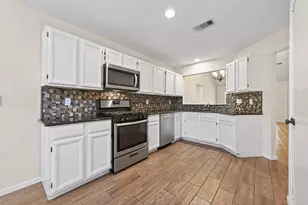 2502 Old Oak Ln, Houston, TX 77339 - Photo 4