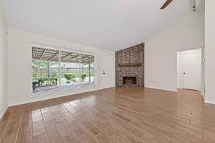 2502 Old Oak Ln, Houston, TX 77339 - Photo 2