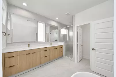 9125 La Pau Lane, Houston, TX 77051 - Photo 32