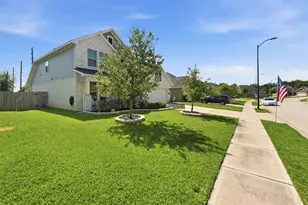 8411 Delta Down Dr, Fulshear, TX 77441 - Photo 2