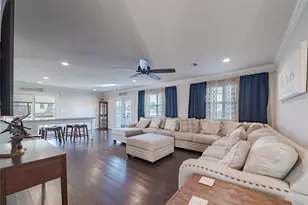 5103 Captains Dr, Dickinson, TX 77539 - Photo 8