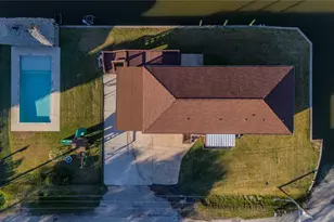 5103 Captains Dr, Dickinson, TX 77539 - Photo 8