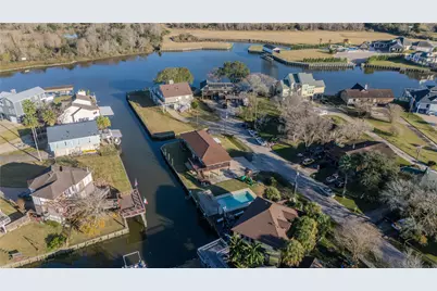 5103 Captains Drive, Dickinson, TX 77539 - Photo 4