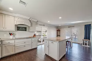 5103 Captains Dr, Dickinson, TX 77539 - Photo 12