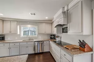 5103 Captains Dr, Dickinson, TX 77539 - Photo 14