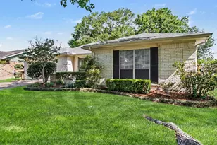 8926 Langdon Ln, Houston, TX 77036 - Photo 2