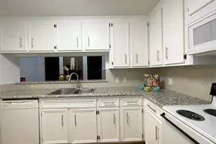 13716 Hollowgreen Dr, Houston, TX 77082 - Photo 6