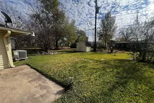 5818 Glenhurst Dr, Houston, TX 77033 - Photo 24