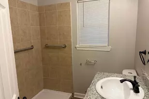 5818 Glenhurst Dr, Houston, TX 77033 - Photo 16