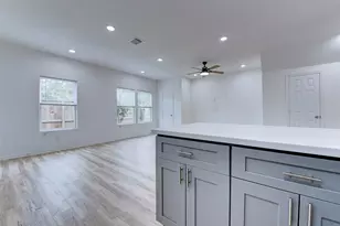 8202 Homewood Ln, Houston, TX 77028 - Photo 16