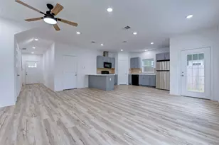 8202 Homewood Ln, Houston, TX 77028 - Photo 6