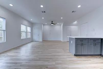 8202 Homewood Lane #E, Houston, TX 77028 - Photo 8