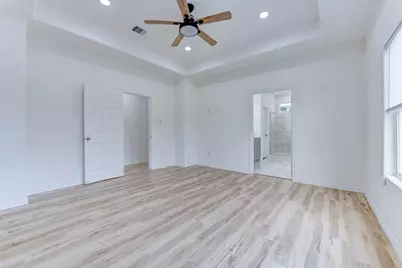 8202 Homewood Lane #E, Houston, TX 77028 - Photo 20