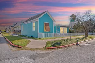 1302 15th St, Galveston, TX 77550 - Photo 1