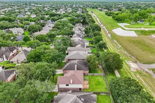 4815 Knights Branch Dr, Sugar Land, TX 77479 - Photo 2