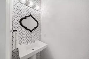 8903 Silent Willow Ln, Sugar Land, TX 77479 - Photo 14
