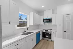 903 Marjorie St, Houston, TX 77088 - Photo 8