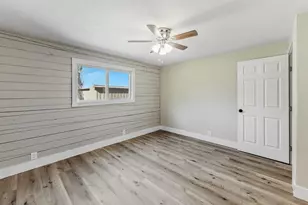 52 Hunters Creek Dr, Huntsville, TX 77340 - Photo 12