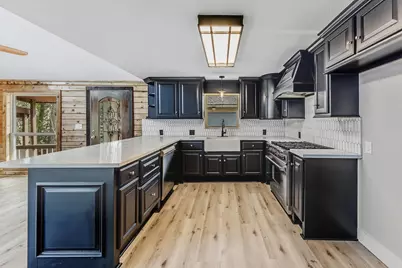 52 Hunters Creek Drive, Huntsville, TX 77340 - Photo 4