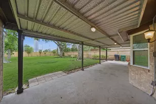 10311 Westray St, Houston, TX 77043 - Photo 36