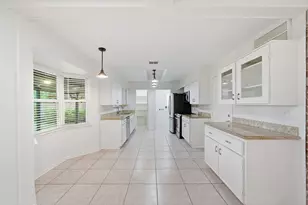 10311 Westray St, Houston, TX 77043 - Photo 12