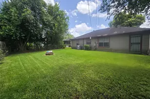 5659 Westover St, Houston, TX 77033 - Photo 4