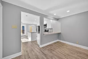 5534 Holly St, Houston, TX 77081 - Photo 10