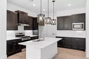 11816 S Pavillion Dr, Mont Belvieu, TX 77523 - Photo 4