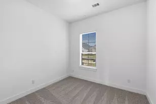 11816 S Pavillion Dr, Mont Belvieu, TX 77523 - Photo 14
