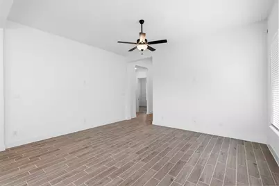 11816 South Pavillion Drive, Mont Belvieu, TX 77523 - Photo 8
