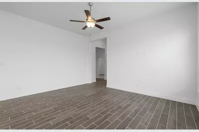 11816 South Pavillion Drive, Mont Belvieu, TX 77523 - Photo 16